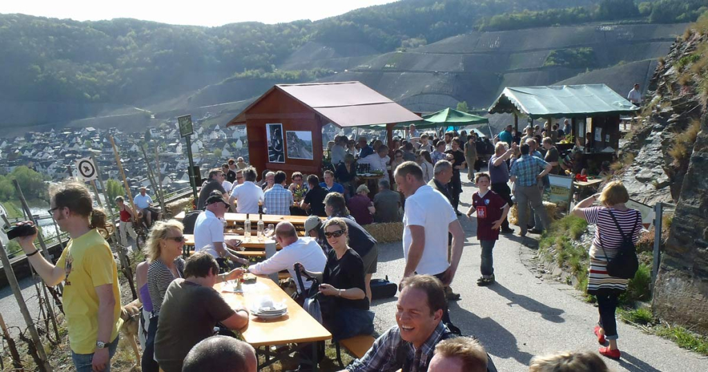 Wandern und Genießen beim Weinfrühling